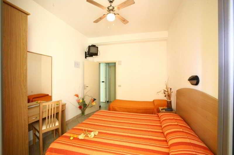 Hotel Italy Misano Adriatico Ngoại thất bức ảnh