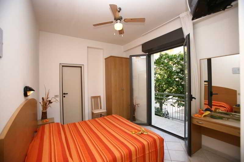 Hotel Italy Misano Adriatico Ngoại thất bức ảnh